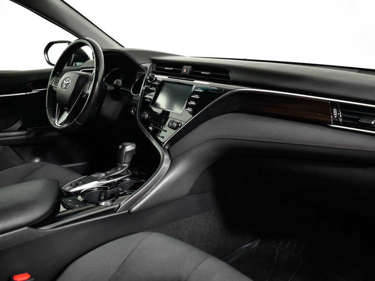 Toyota Camry с пробегом — 2021 год. Фото: #8