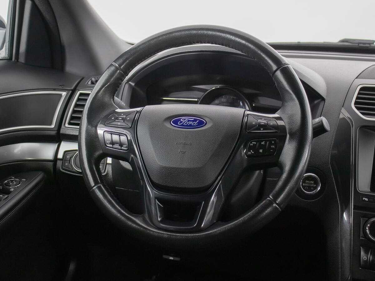 Ford Explorer с пробегом — 2017 год. Фото: #19