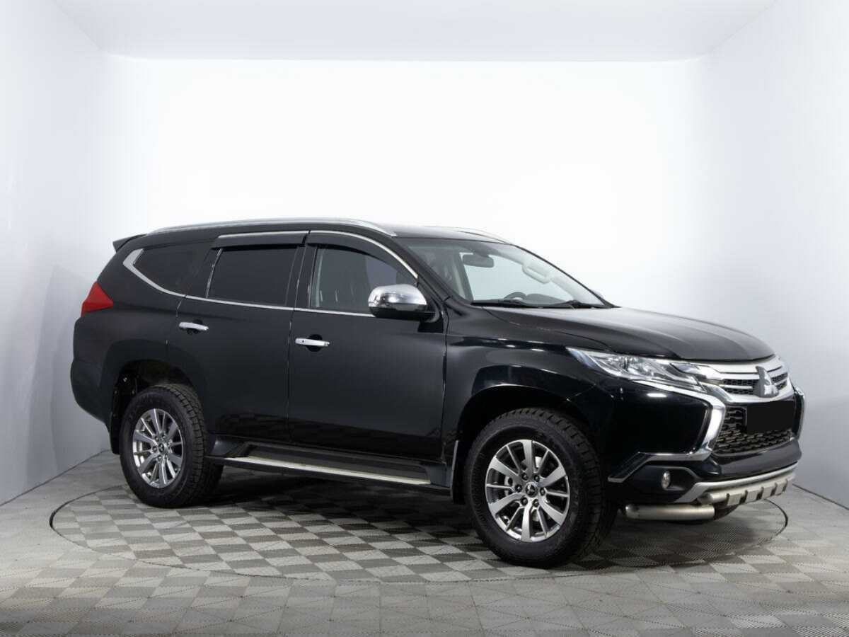 Mitsubishi Pajero Sport с пробегом — 2017 год. Фото: #2