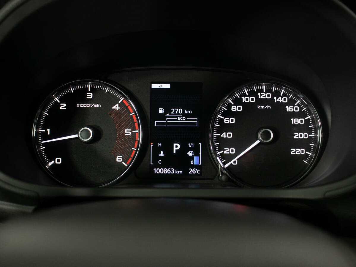 Mitsubishi Pajero Sport с пробегом — 2017 год. Фото: #12