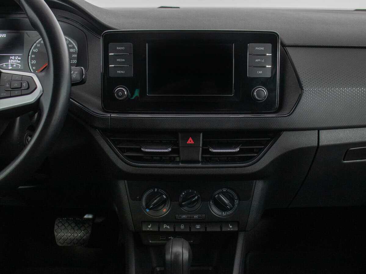 Volkswagen Polo с пробегом — 2020 год. Фото: #13