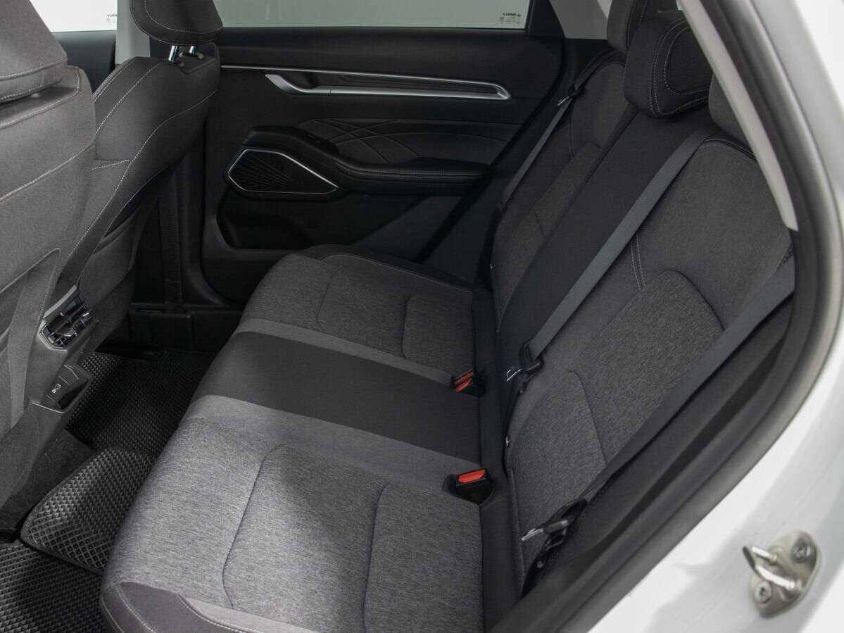 Geely Emgrand с пробегом — 2023 год. Фото: #10