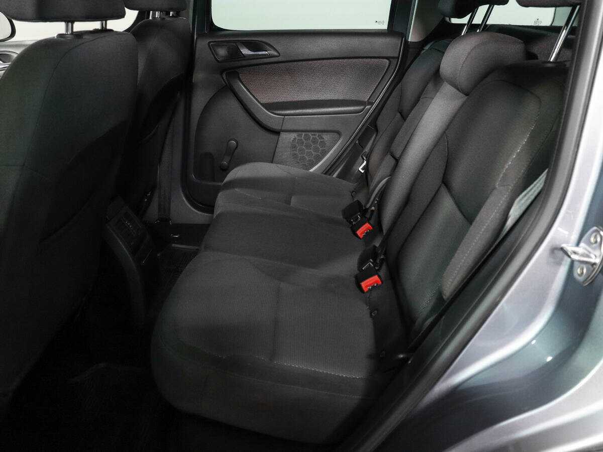 Skoda Yeti с пробегом — 2012 год. Фото: #6