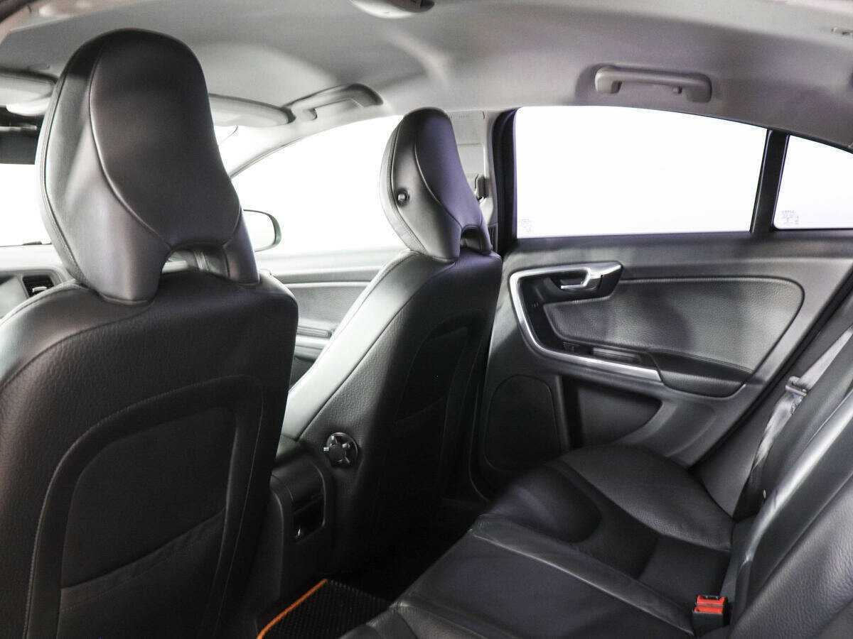 Volvo S60 с пробегом — 2013 год. Фото: #11