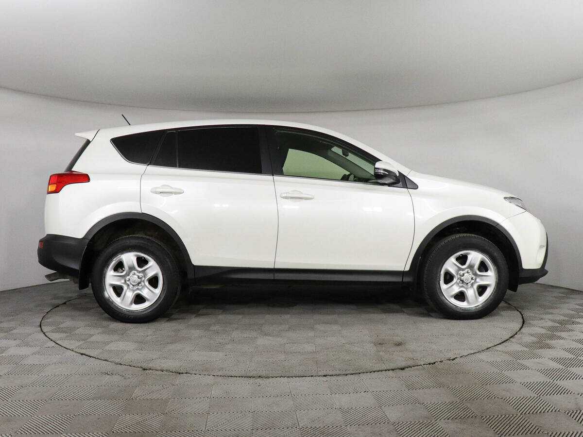 Toyota RAV4 с пробегом — 2014 год. Фото: #3