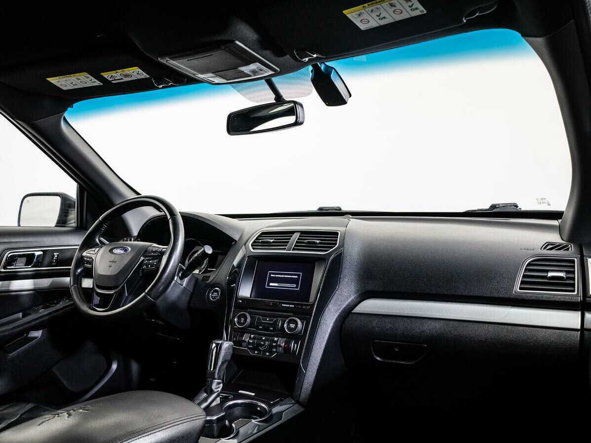 Ford Explorer с пробегом — 2016 год. Фото: #8