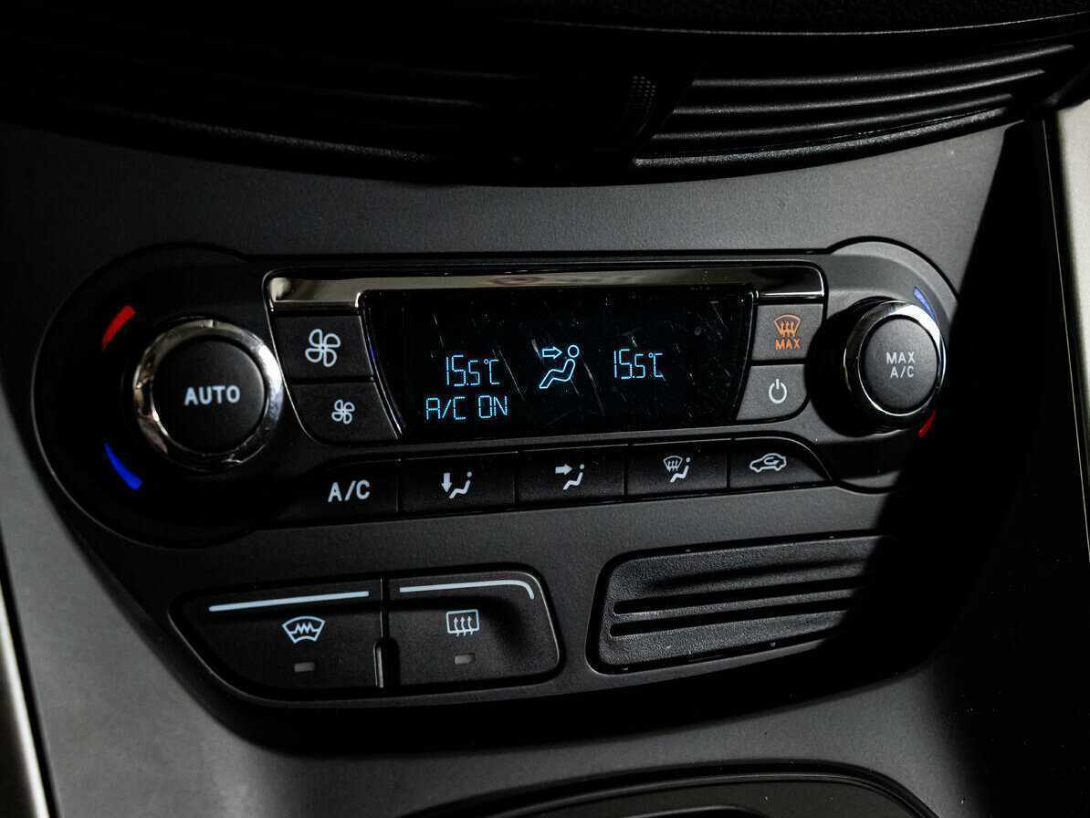 Ford Kuga с пробегом — 2014 год. Фото: #12