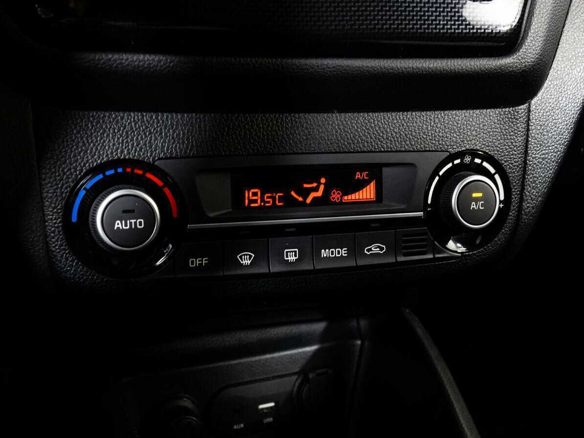 Kia Rio с пробегом — 2016 год. Фото: #10