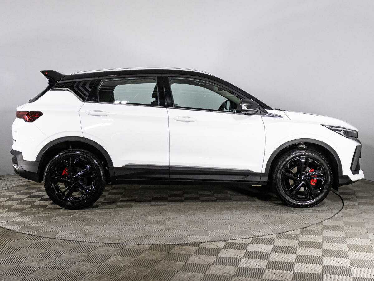 Geely Coolray с пробегом — 2023 год. Фото: #3