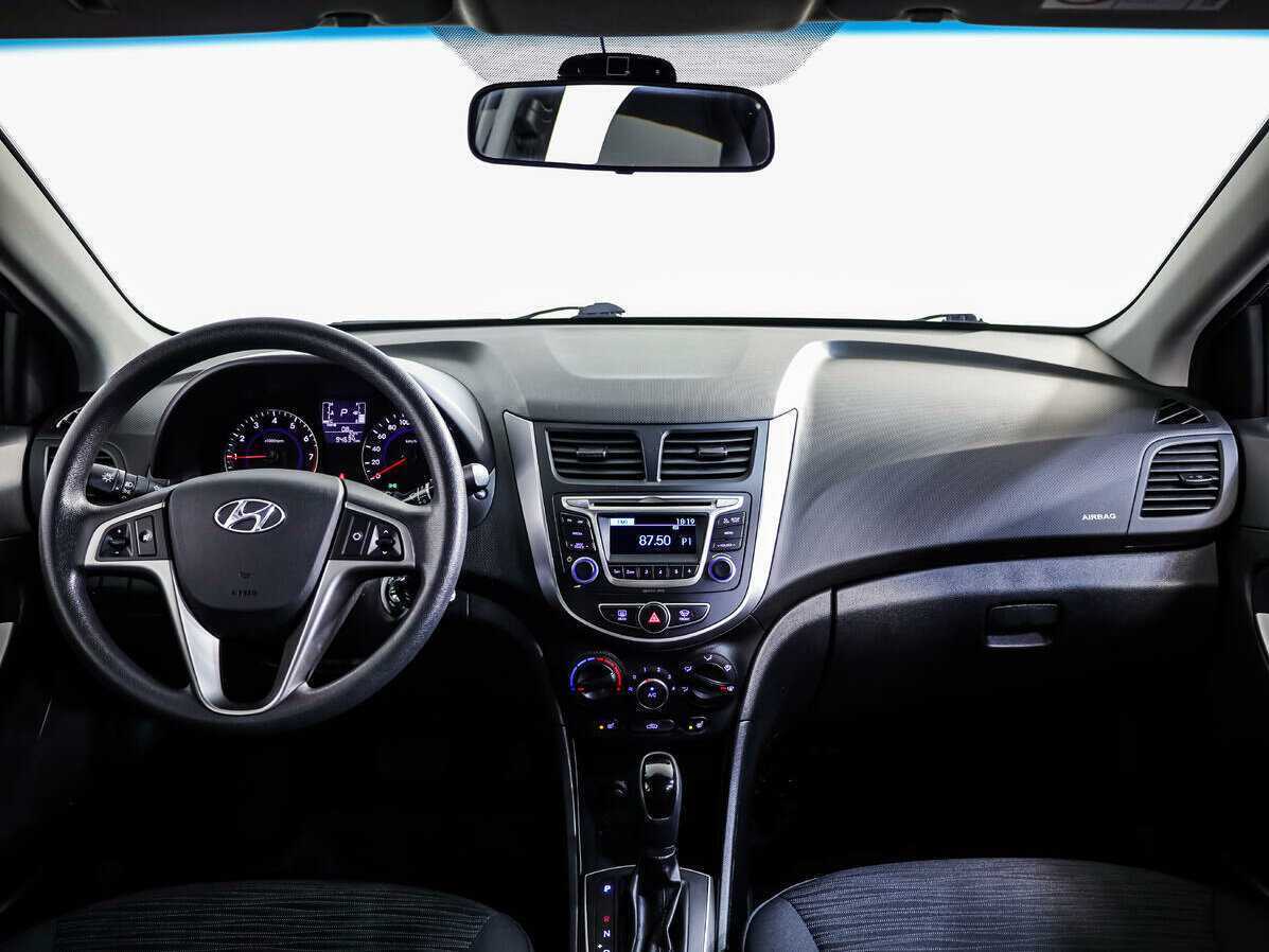 Hyundai Solaris с пробегом — 2015 год. Фото: #8