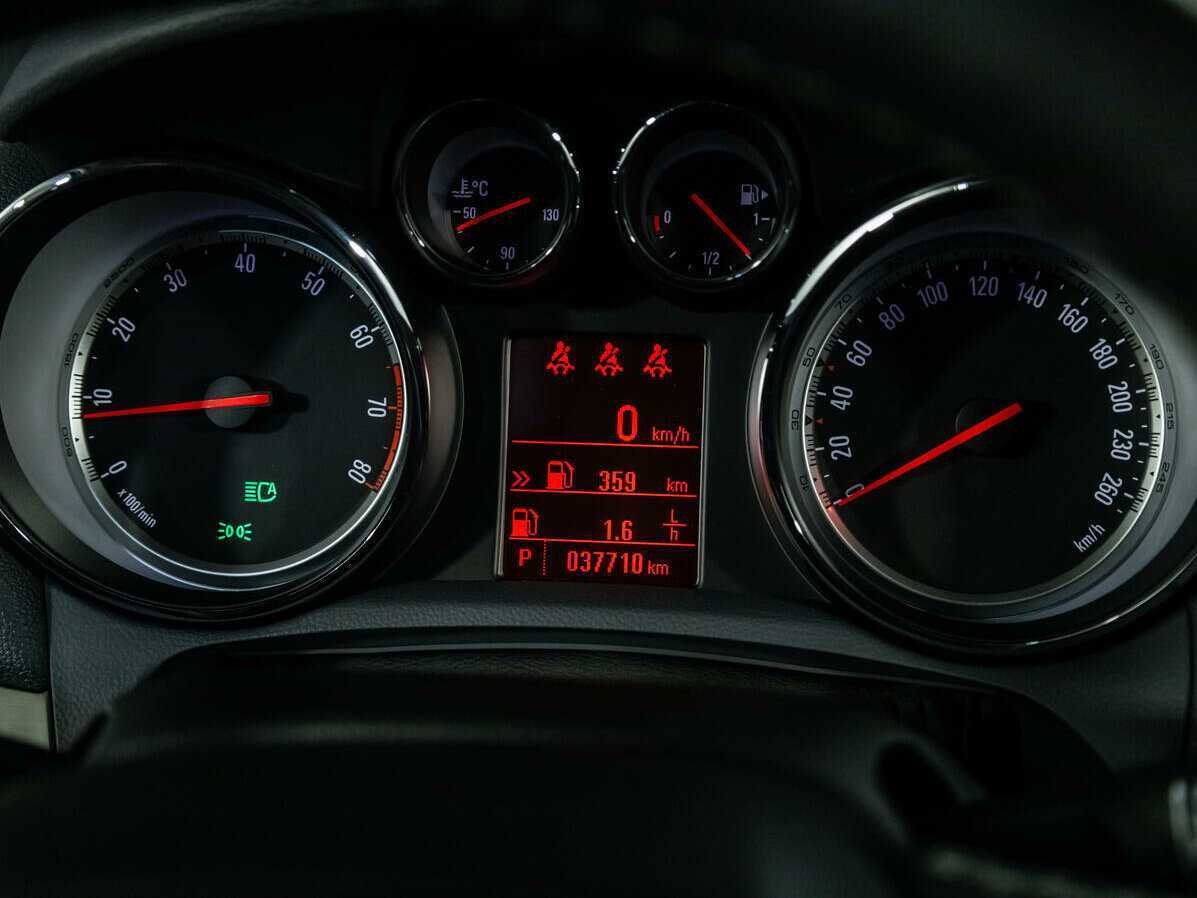 Opel Mokka с пробегом — 2013 год. Фото: #11