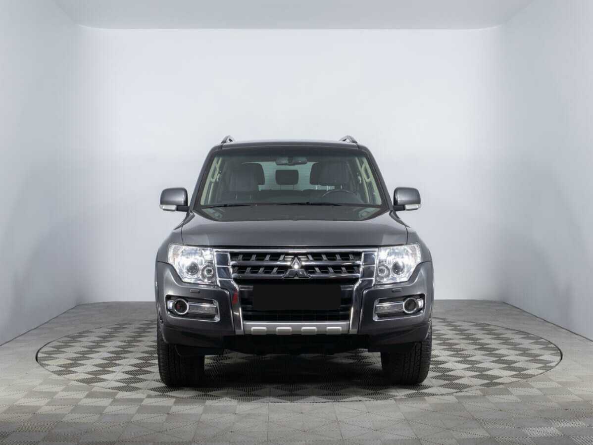 Mitsubishi Pajero с пробегом — 2017 год. Фото: #1