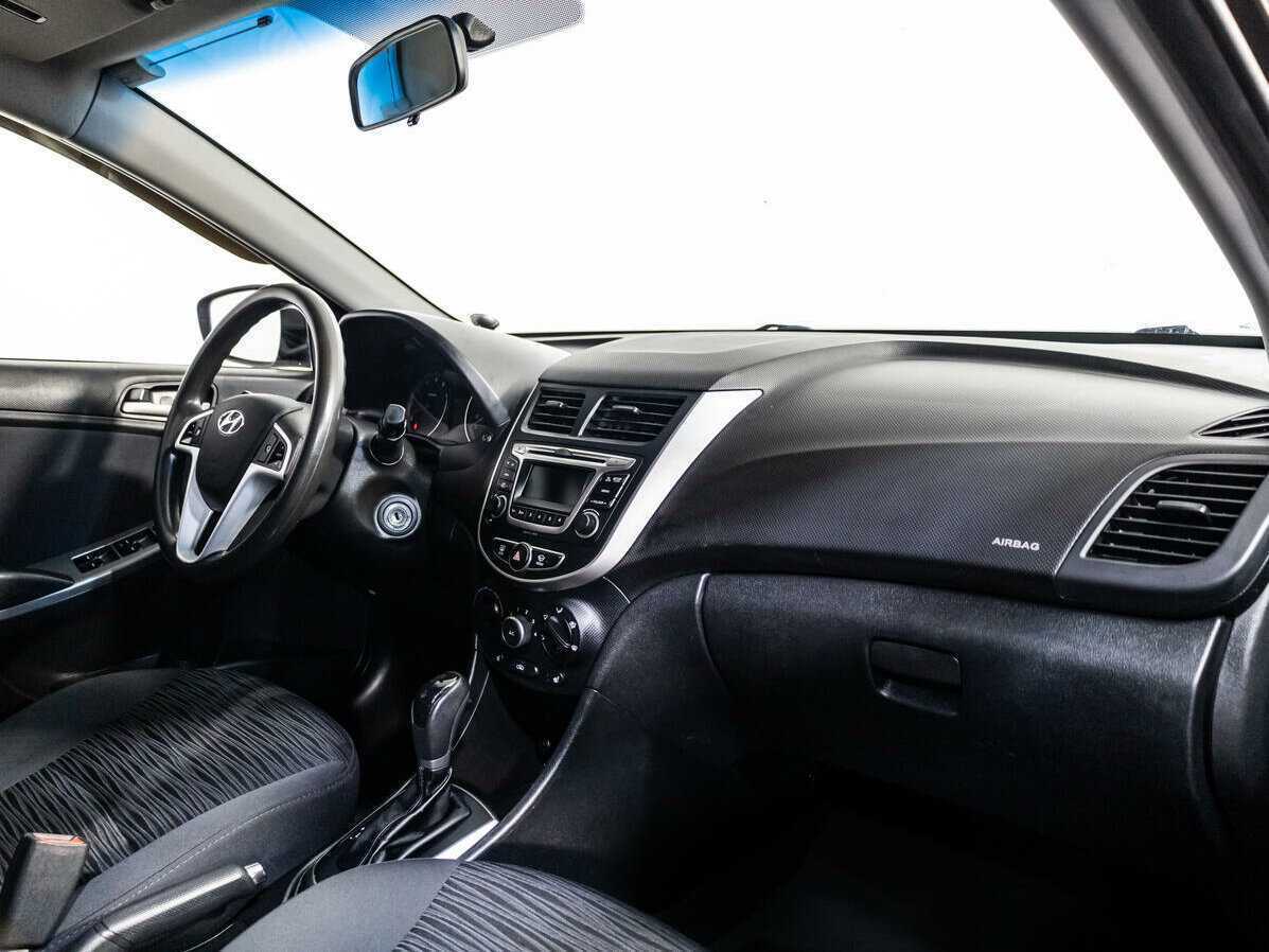 Hyundai Solaris с пробегом — 2014 год. Фото: #7