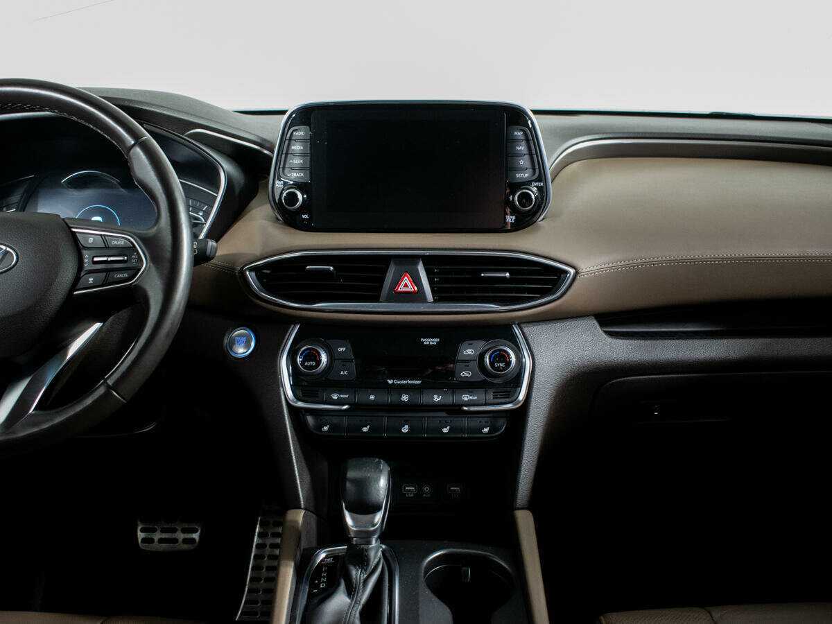 Hyundai Santa Fe с пробегом — 2018 год. Фото: #10