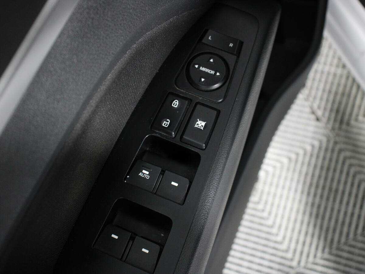 Hyundai Elantra с пробегом — 2020 год. Фото: #11