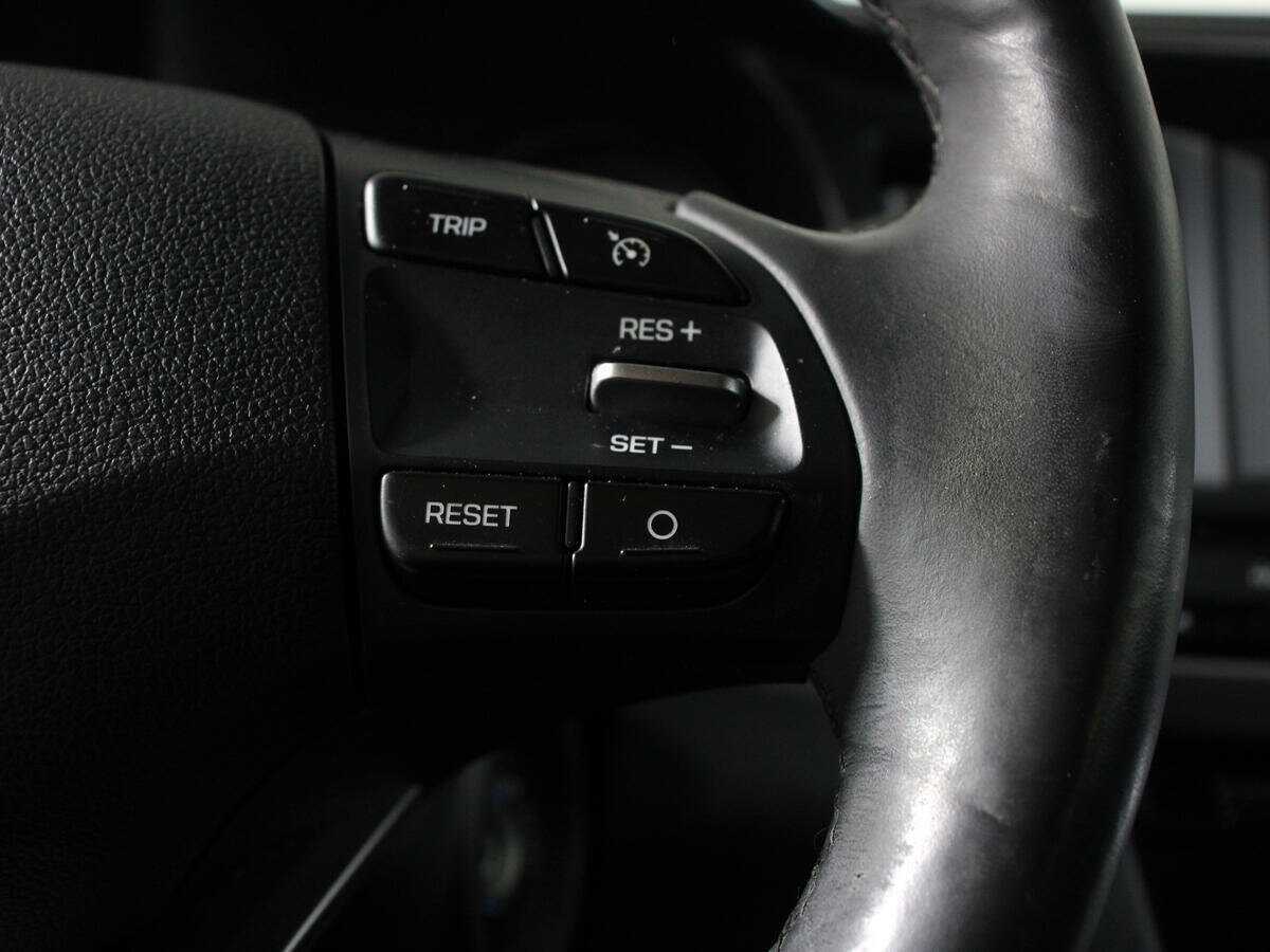 Hyundai Elantra с пробегом — 2020 год. Фото: #13