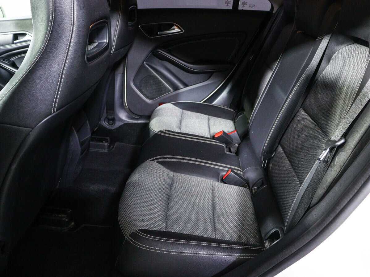 Mercedes-Benz CLA с пробегом — 2013 год. Фото: #9