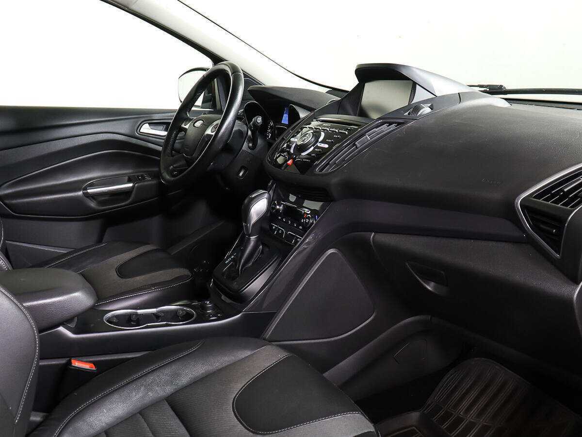 Ford Kuga с пробегом — 2014 год. Фото: #7
