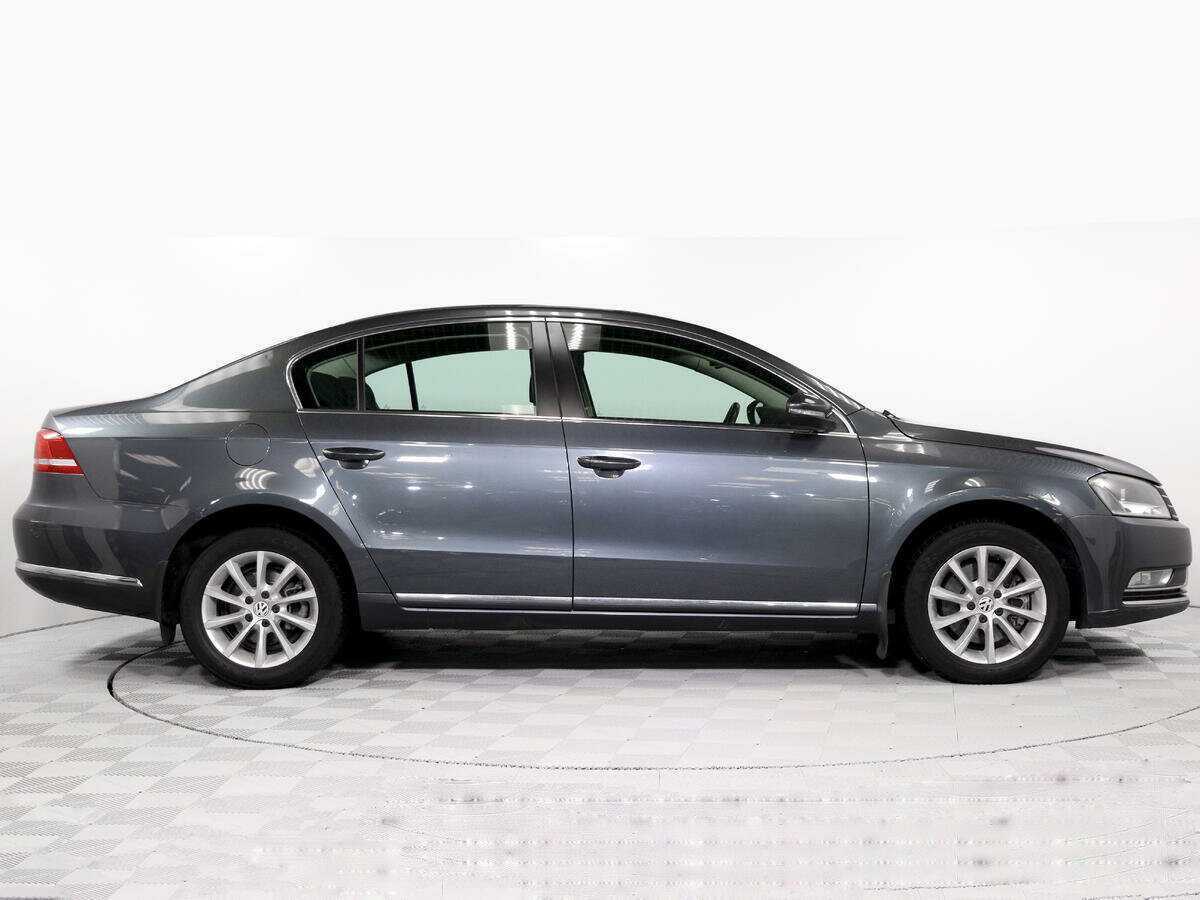 Volkswagen Passat с пробегом — 2012 год. Фото: #2
