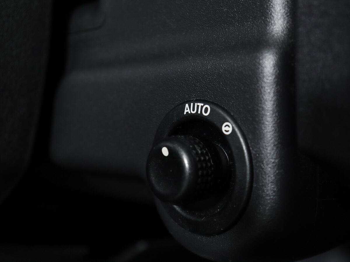 Land Rover Discovery с пробегом — 2013 год. Фото: #20