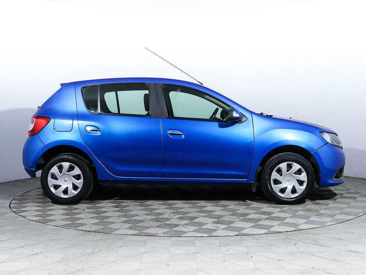Renault Sandero с пробегом — 2016 год. Фото: #2