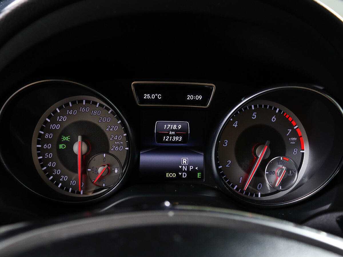 Mercedes-Benz CLA с пробегом — 2013 год. Фото: #8