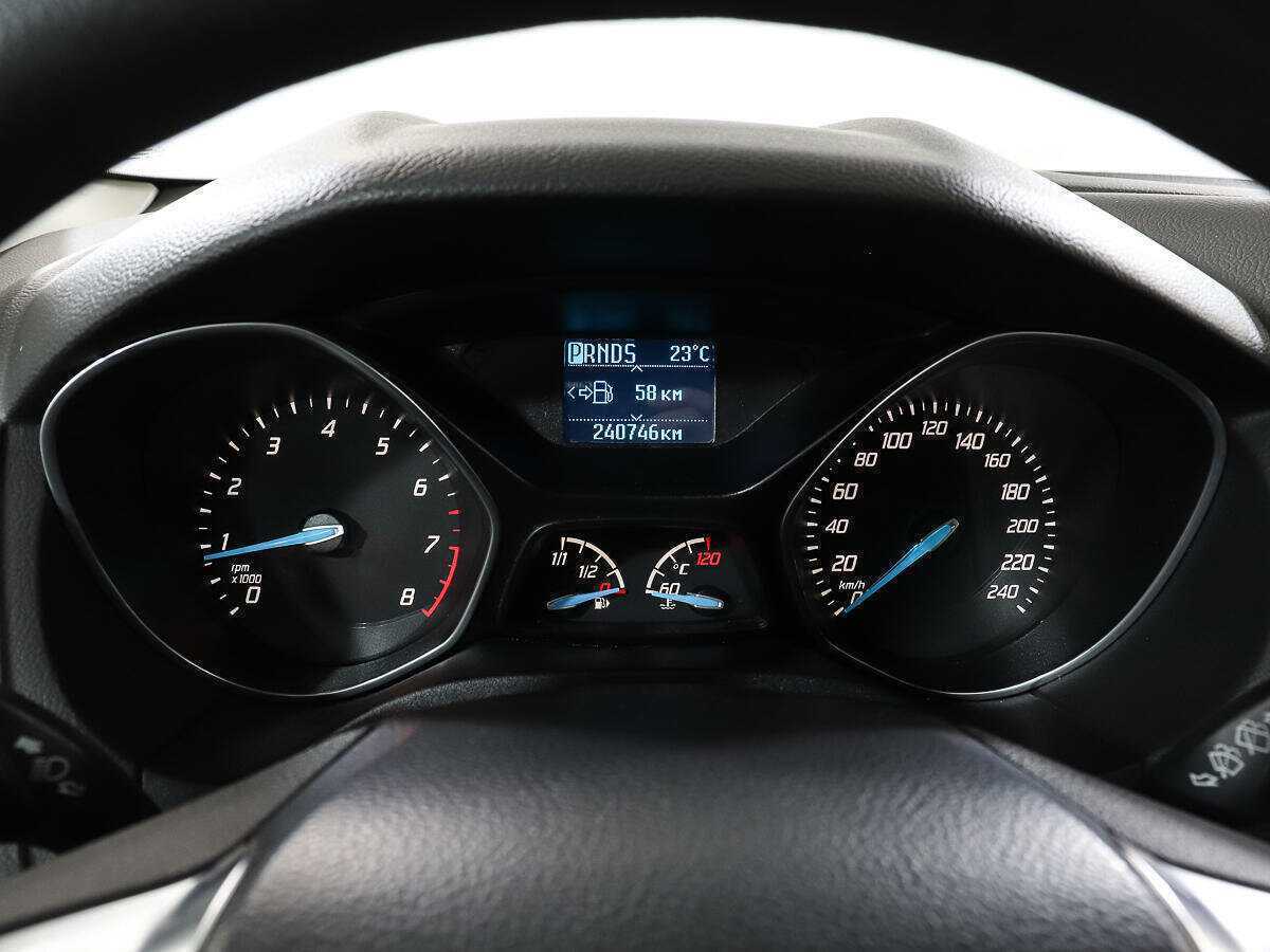 Ford Focus с пробегом — 2013 год. Фото: #9