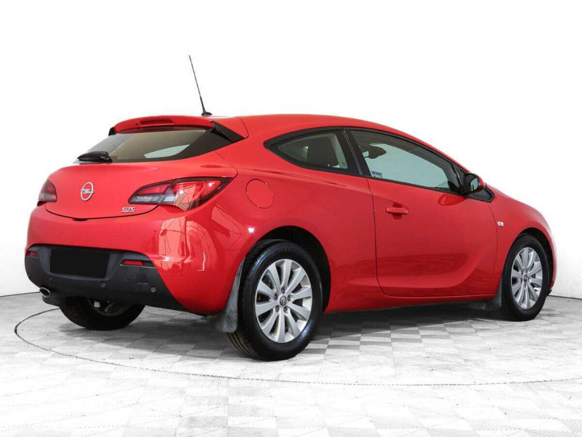 Opel Astra с пробегом — 2012 год. Фото: #3