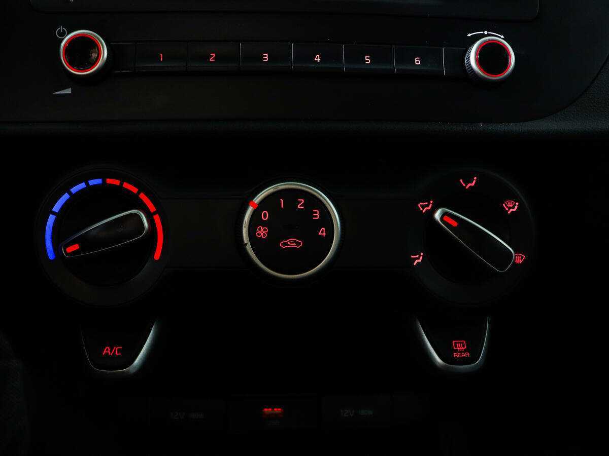 Kia Rio с пробегом — 2021 год. Фото: #13