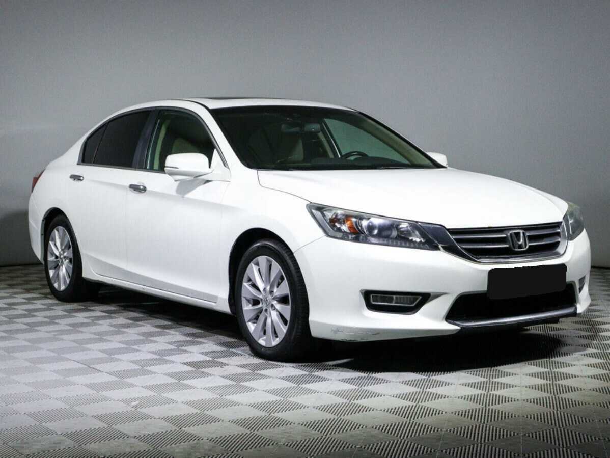 Honda Accord с пробегом — 2012 год. Фото: #2