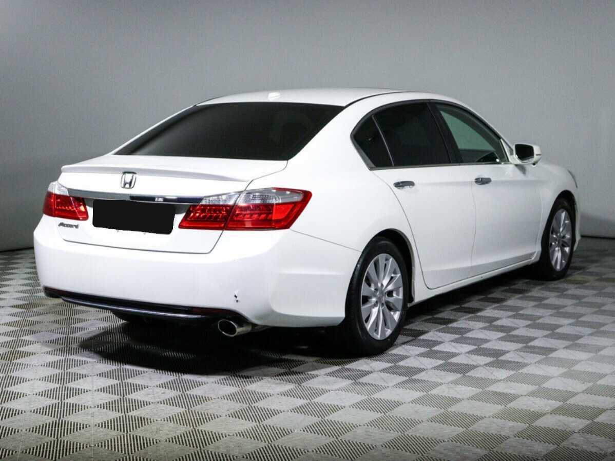 Honda Accord с пробегом — 2012 год. Фото: #4