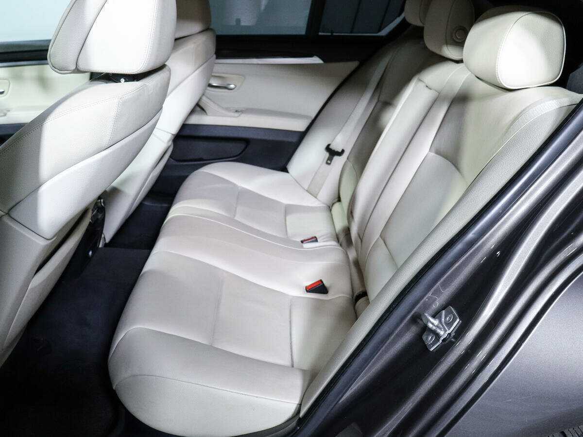 BMW 5 серии с пробегом — 2012 год. Фото: #9