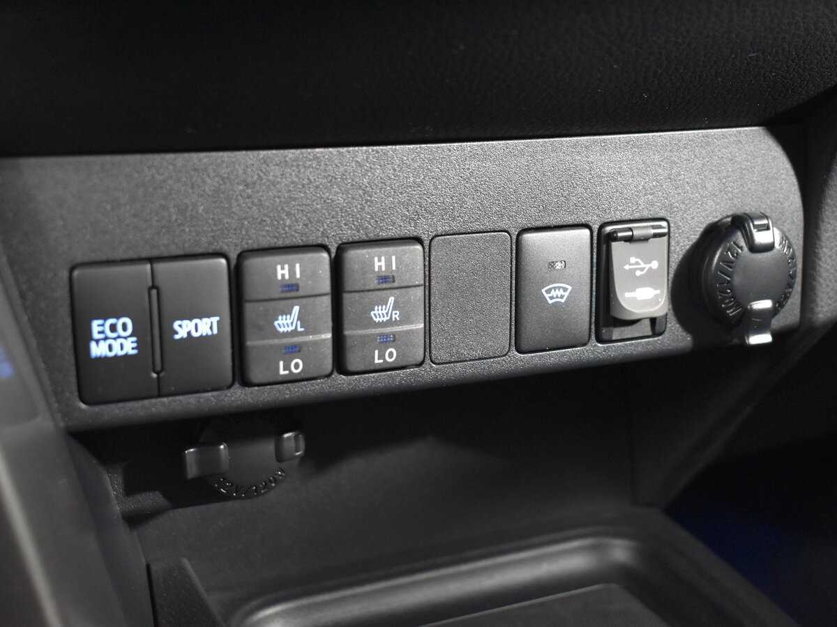 Toyota RAV4 с пробегом — 2018 год. Фото: #16