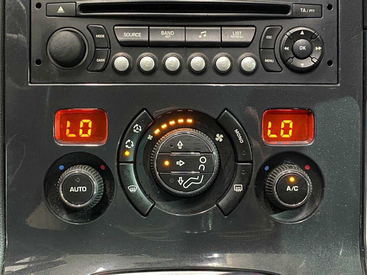 Peugeot 3008 с пробегом — 2012 год. Фото: #12