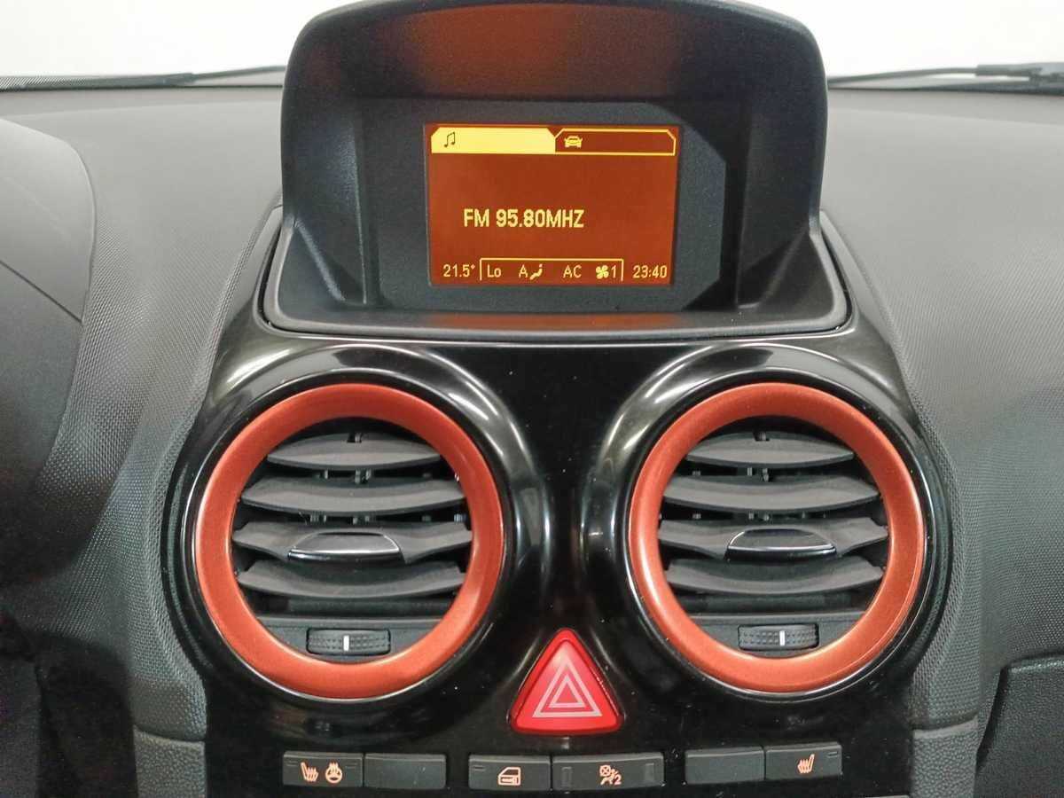 Opel Corsa с пробегом — 2013 год. Фото: #13