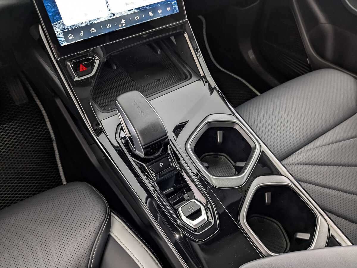 Geely Atlas с пробегом — 2024 год. Фото: #21