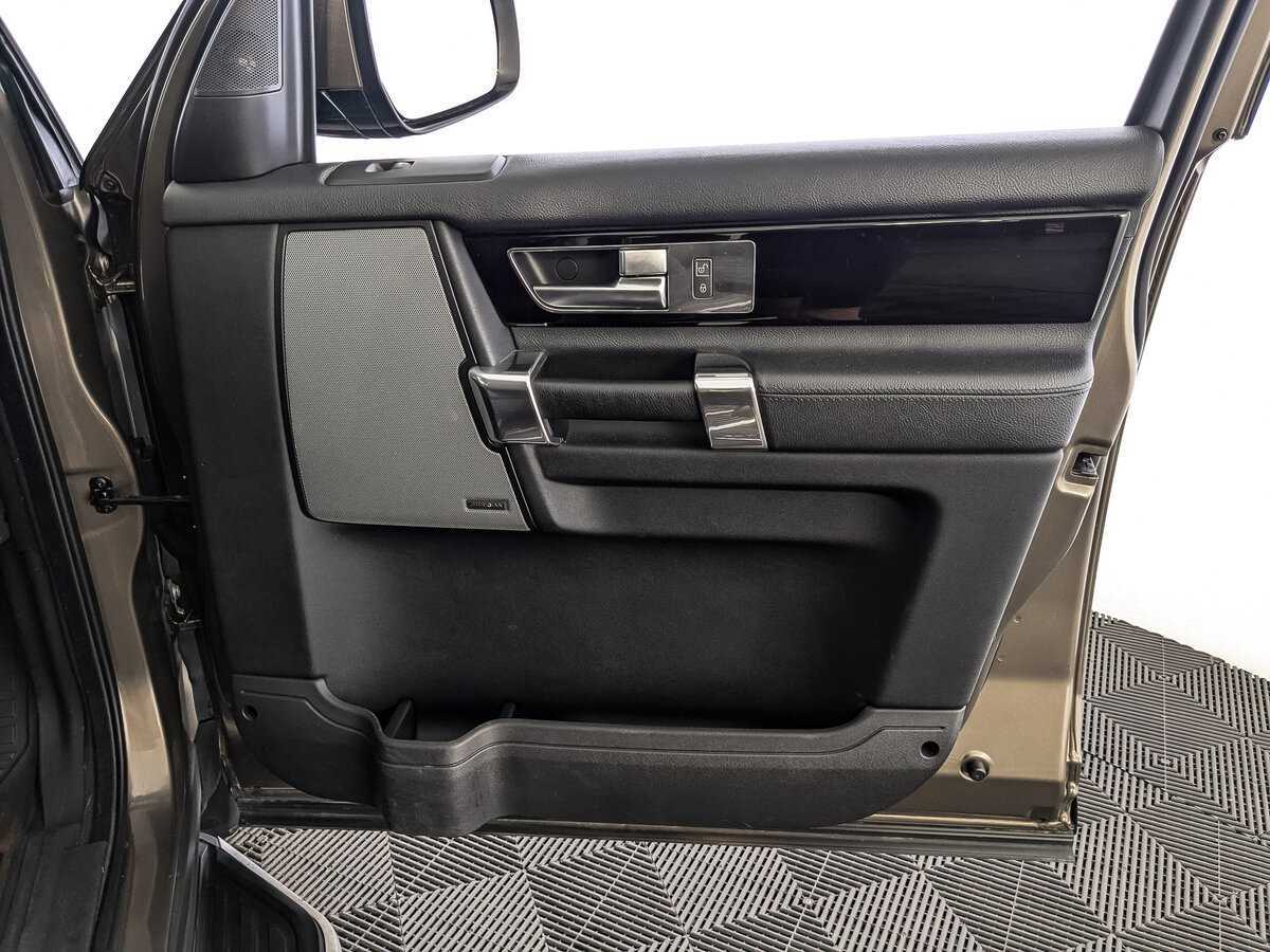 Land Rover Discovery с пробегом — 2014 год. Фото: #19