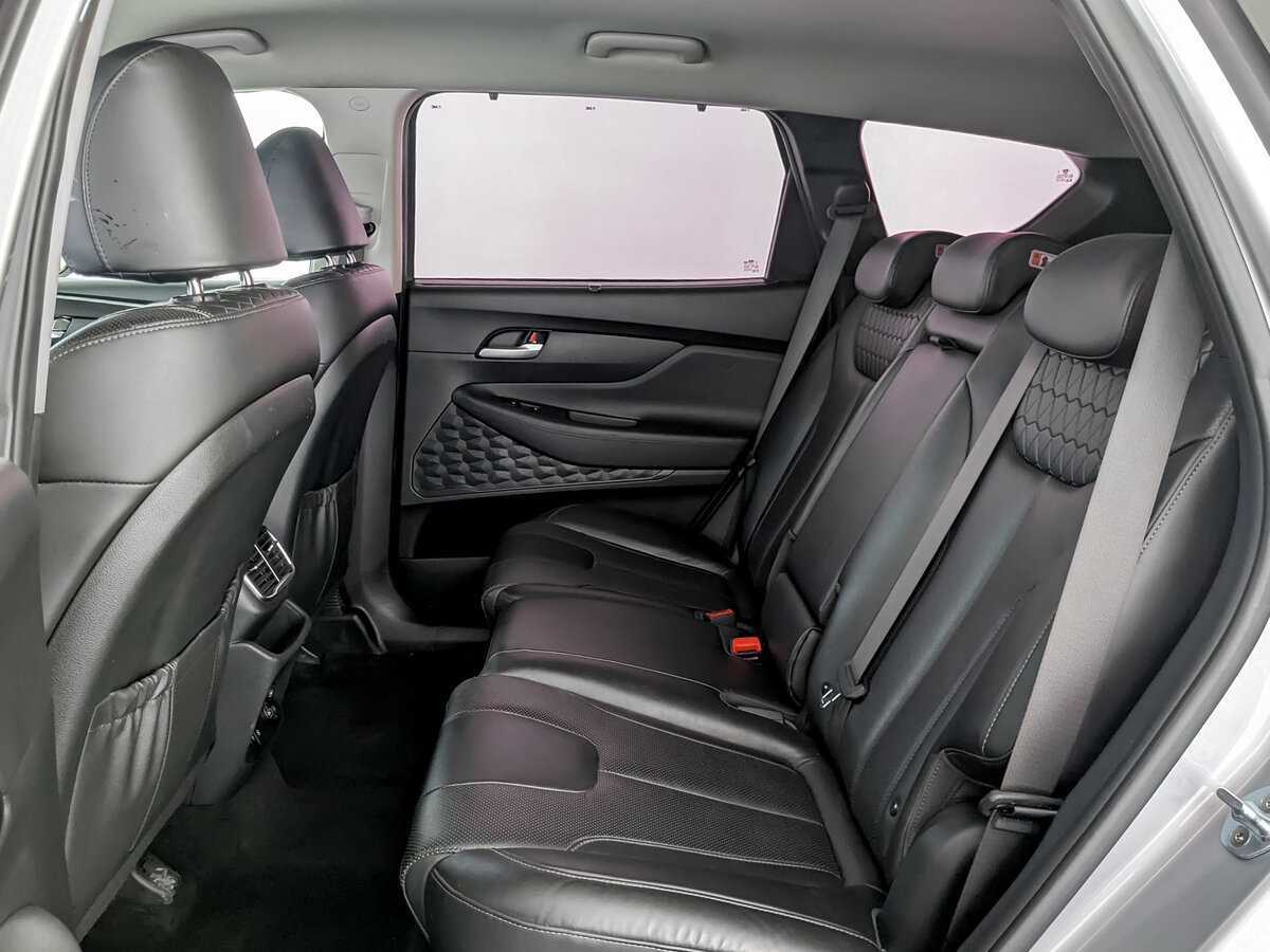 Hyundai Santa Fe с пробегом — 2018 год. Фото: #9