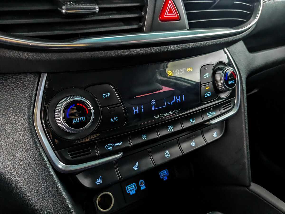 Hyundai Santa Fe с пробегом — 2018 год. Фото: #22