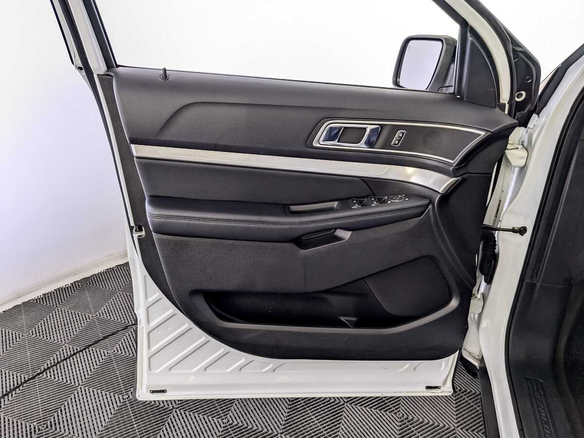 Ford Explorer с пробегом — 2017 год. Фото: #14