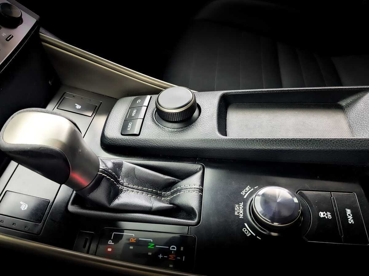 Lexus IS с пробегом — 2014 год. Фото: #21