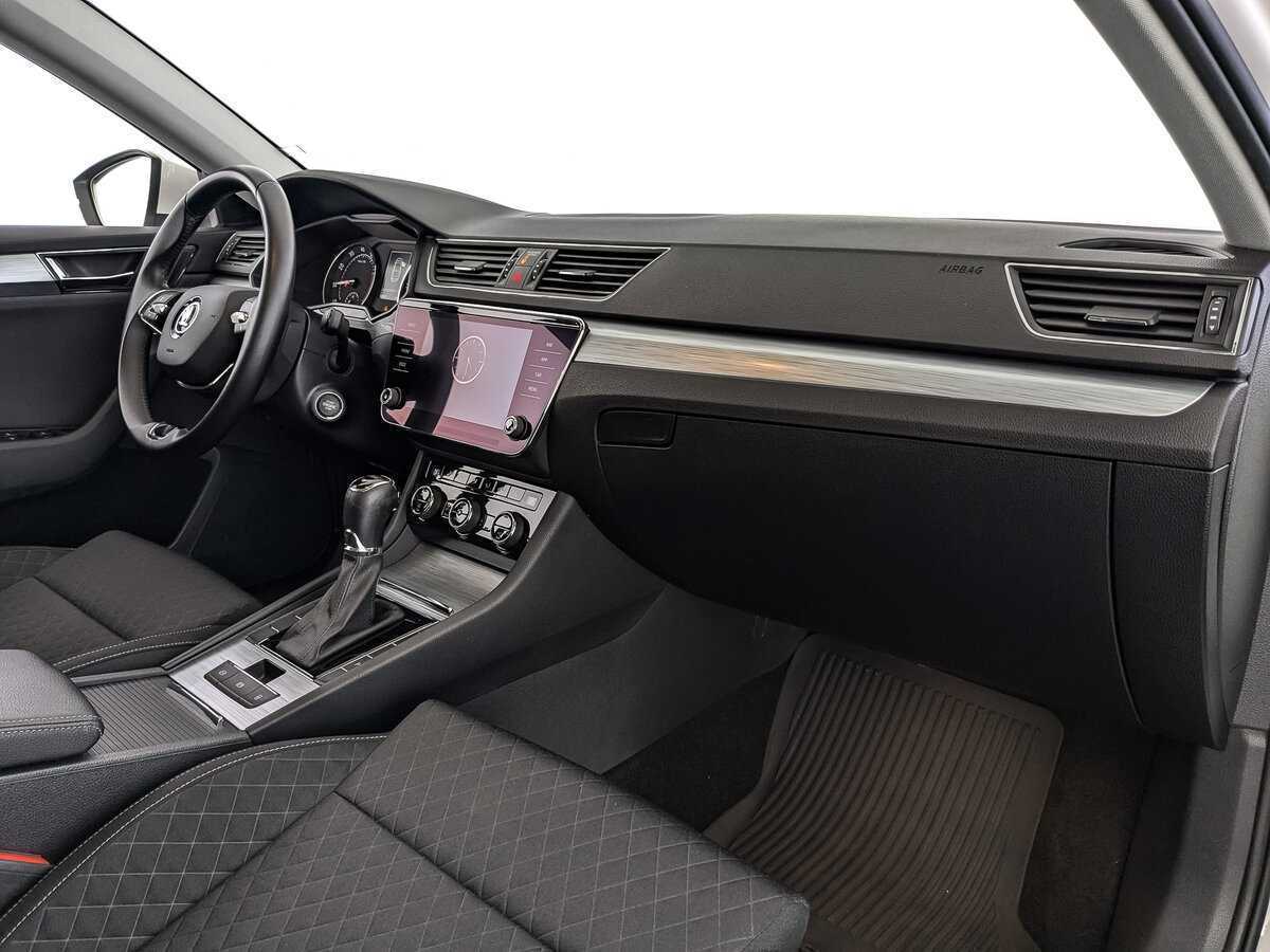 Skoda Superb с пробегом — 2021 год. Фото: #8
