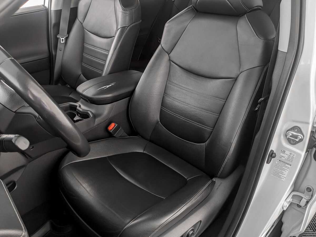 Toyota RAV4 с пробегом — 2020 год. Фото: #16