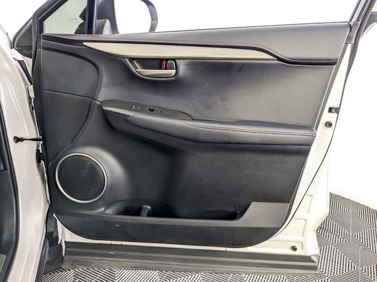 Lexus NX с пробегом — 2015 год. Фото: #20