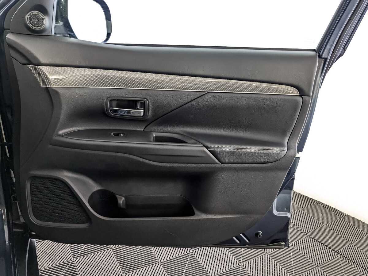 Mitsubishi Outlander с пробегом — 2021 год. Фото: #20