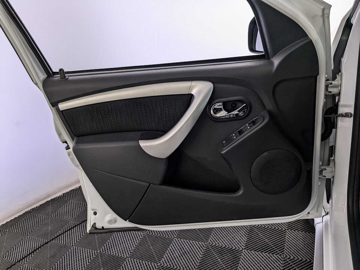 Nissan Terrano с пробегом — 2015 год. Фото: #14