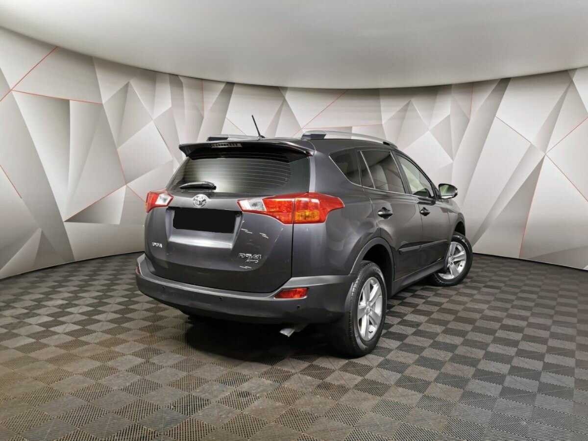 Toyota RAV4 с пробегом — 2014 год. Фото: #1