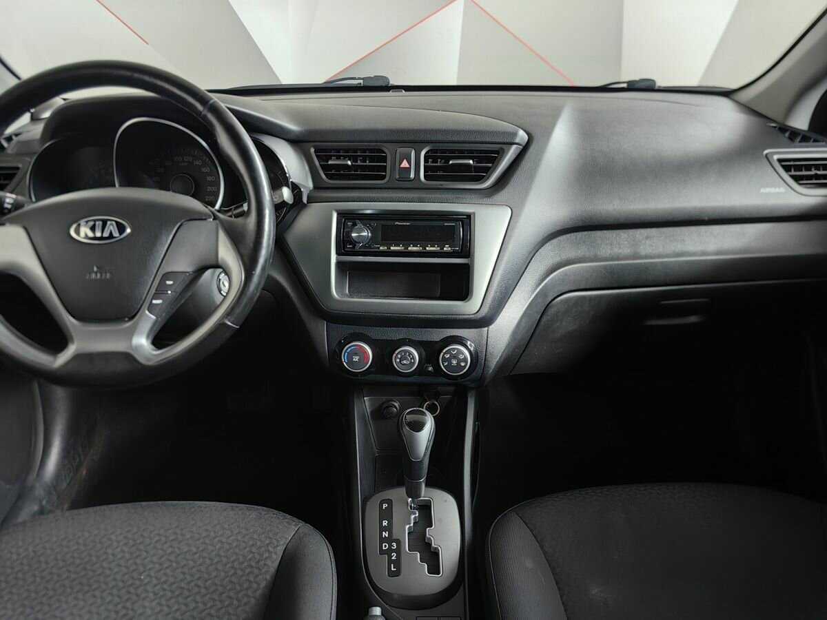 Kia Rio с пробегом — 2015 год. Фото: #10