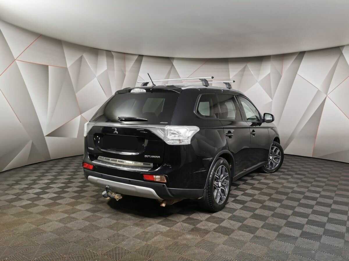 Mitsubishi Outlander с пробегом — 2014 год. Фото: #1