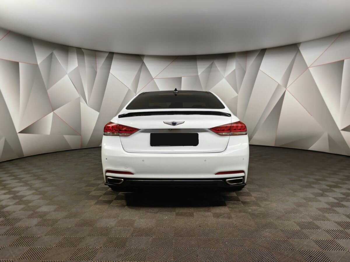 Hyundai Genesis с пробегом — 2014 год. Фото: #7